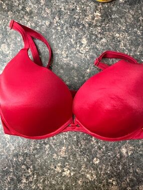 Victoria’s Secret Very Sexy Red Women's Push-Up Bra - Smooth T-Shirt Style 34DDD